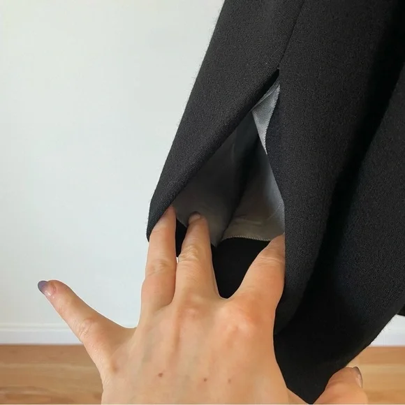 L’Autre Chose Black Virgin Wool Zipper Front Short Trapeze Jacket EUC Size 42/L - Picture 5 of 10